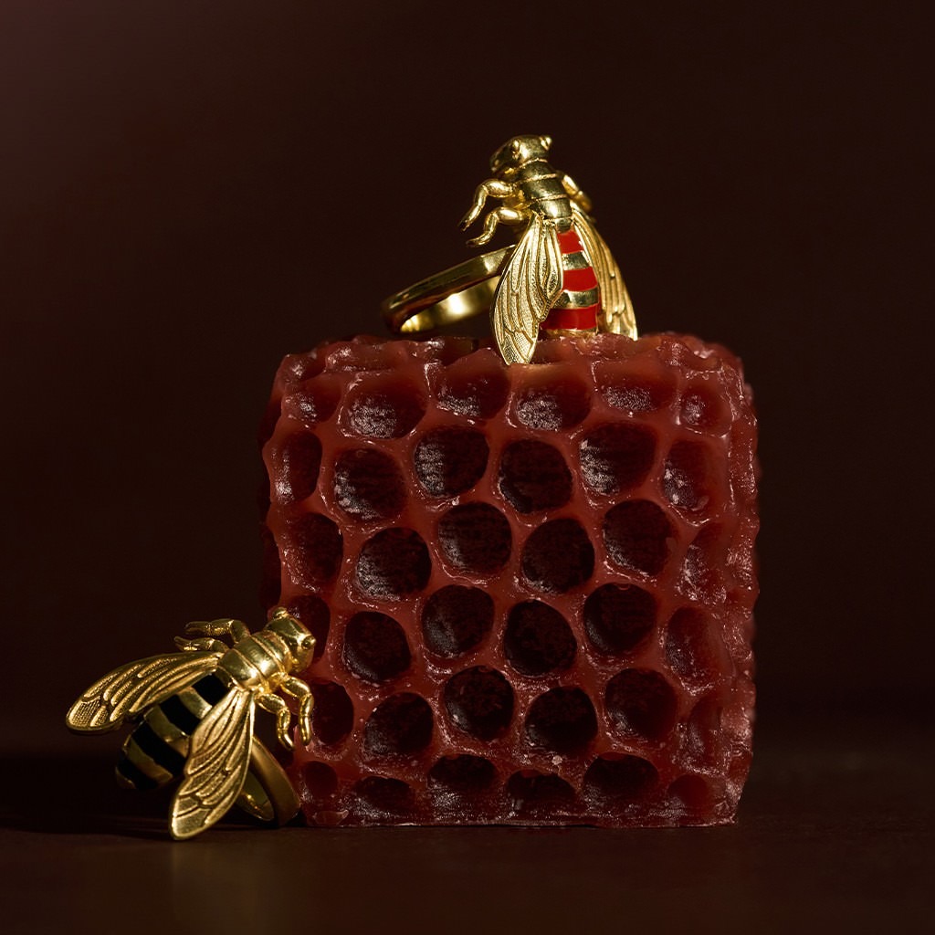 Single Bee Ring - Black