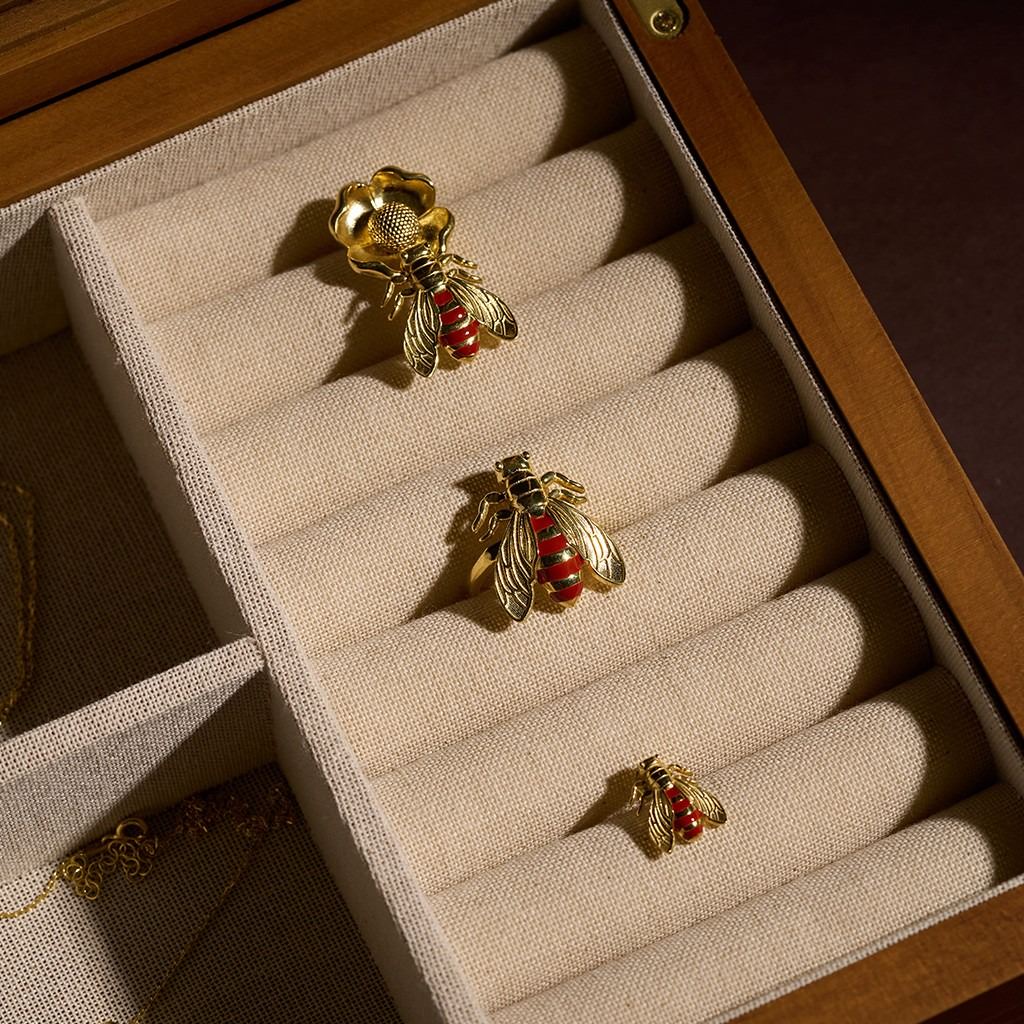 Single Bee Ring - Coral