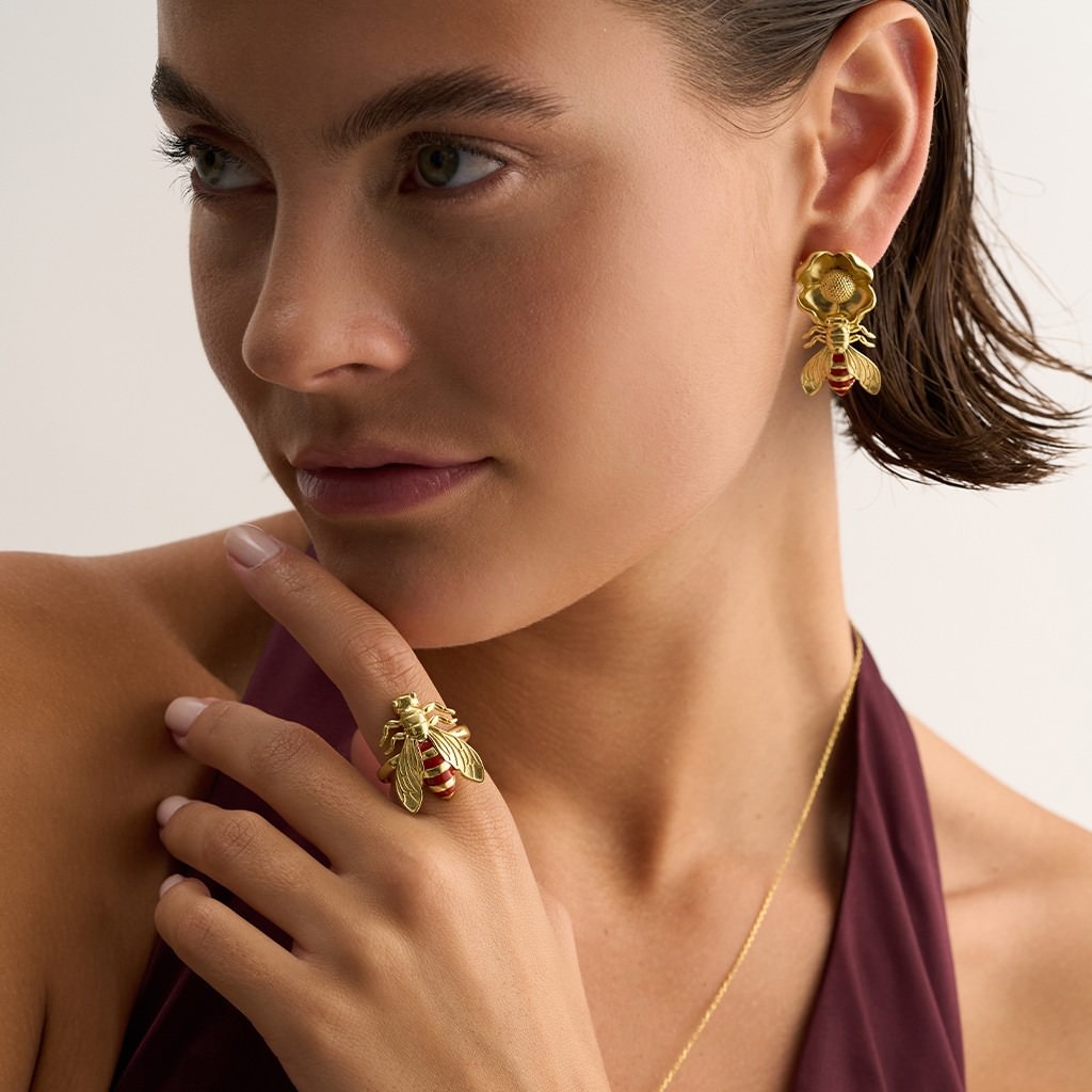 Single Bee Ring - Coral