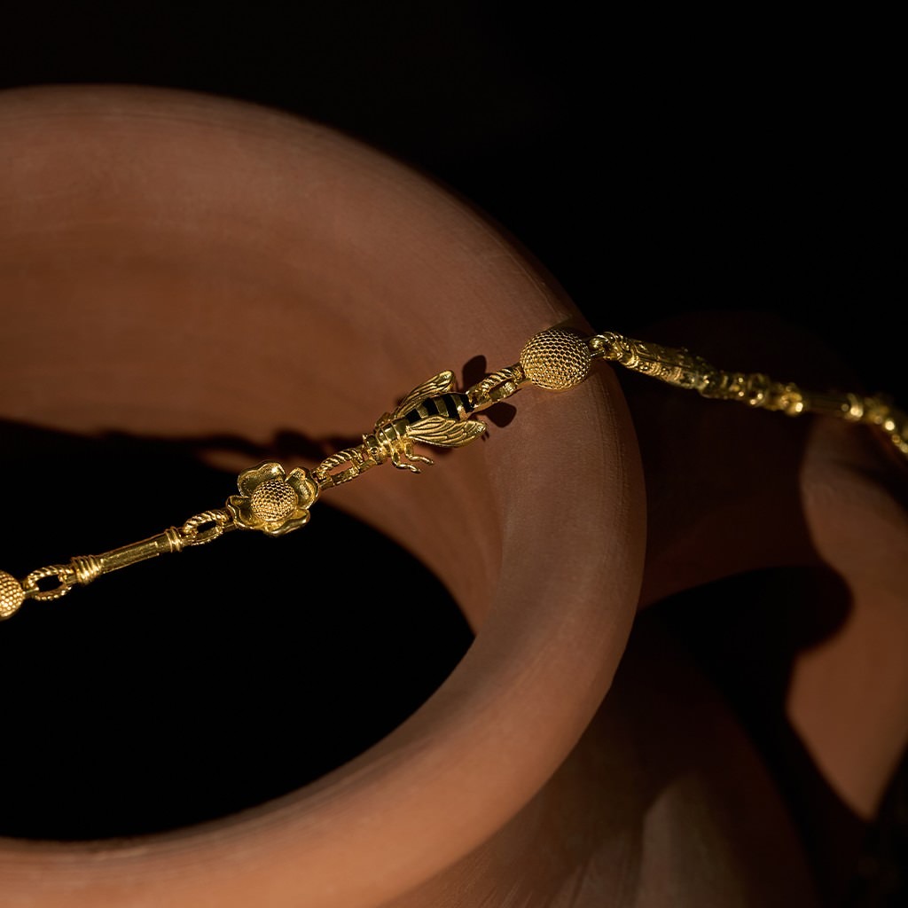 Artemis, Bee, and Flower Extended Column Chain