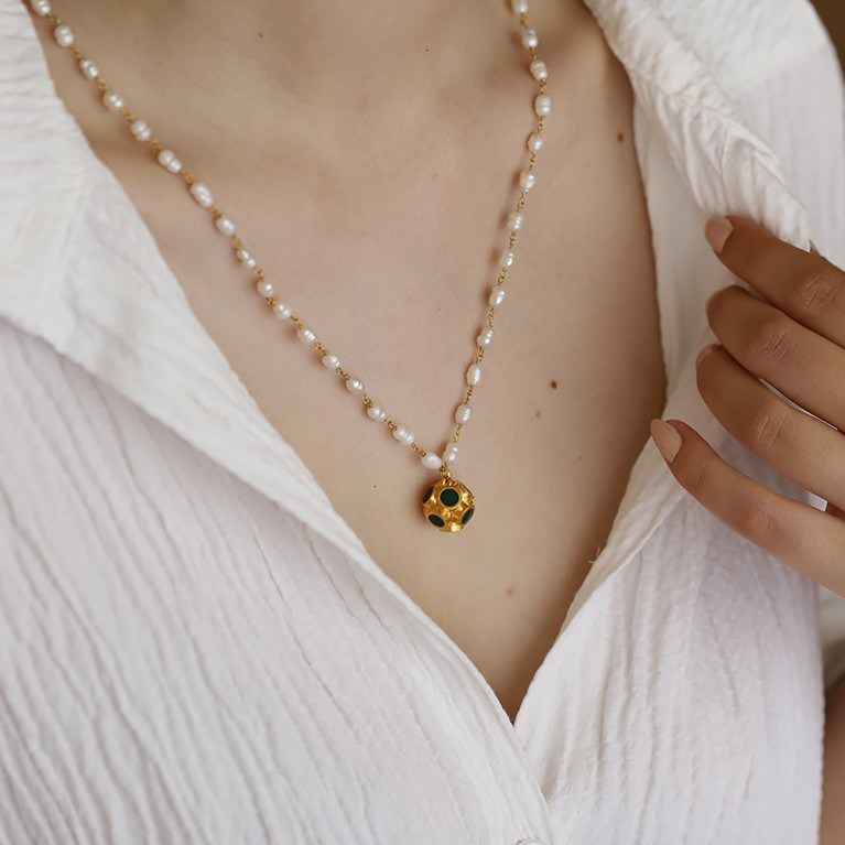 Orbis Pearl Necklace - Cahide (Green) Small Ball