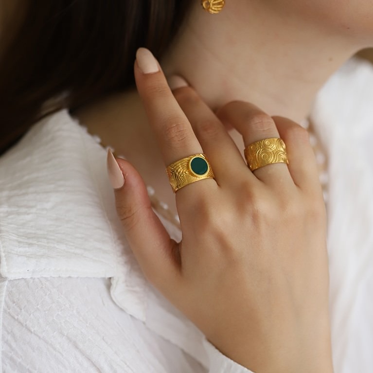 Orbis Enamel Ring - Spiral (Green)