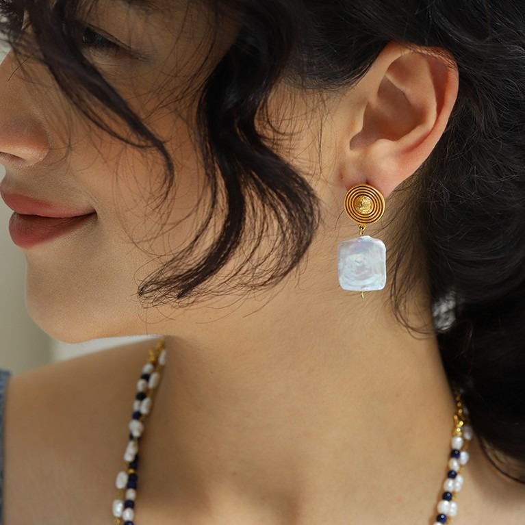 Orbis Earring - Eye (Single Pearl)