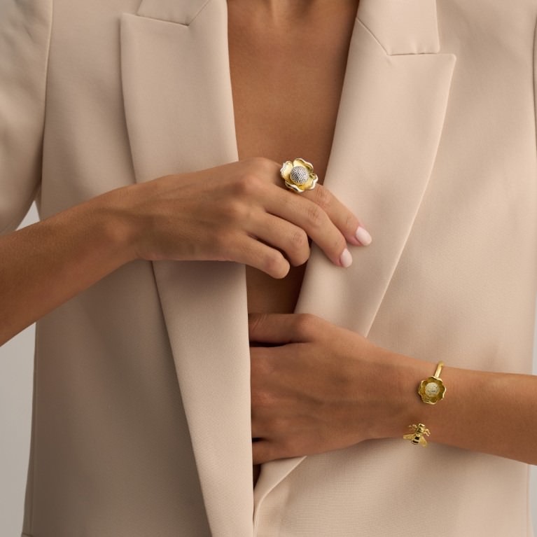 Bee Flies to the Flower Bracelet S/M