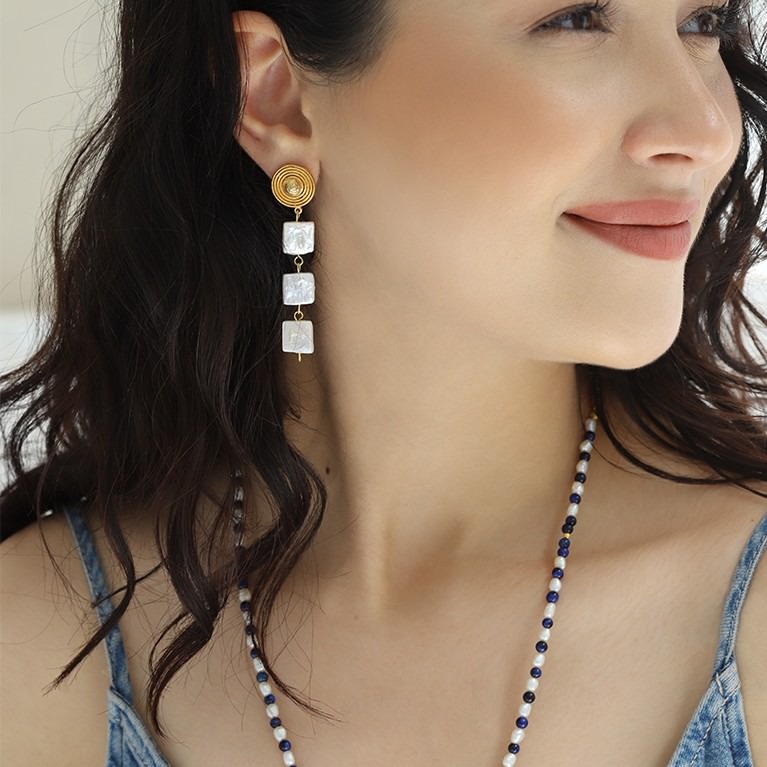 Orbis Earring - Eye (Triple Pearl)