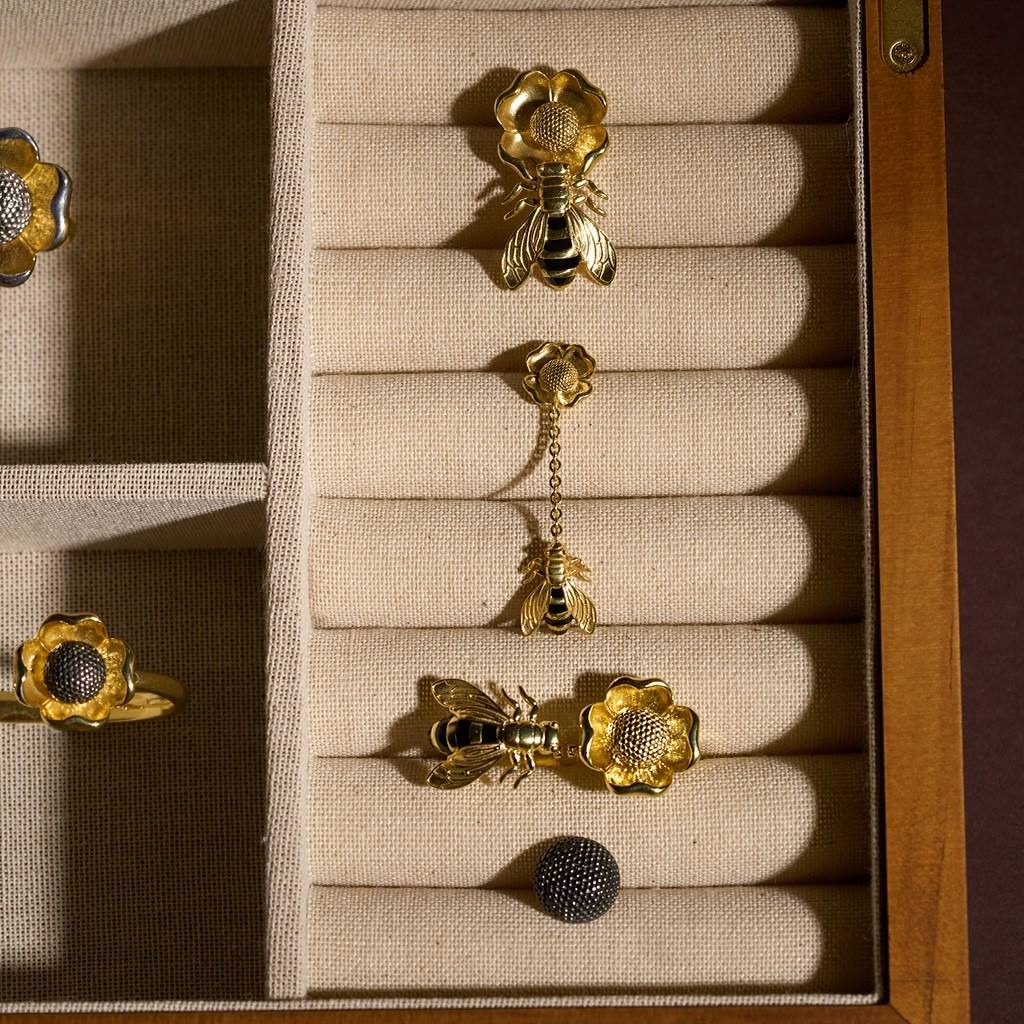 Pollen Earring - Black