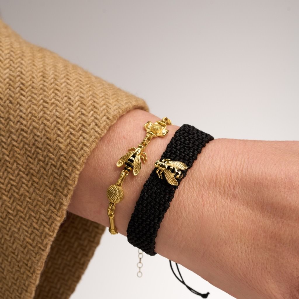 Bee Macrame Bracelet- Black (L/XL)
