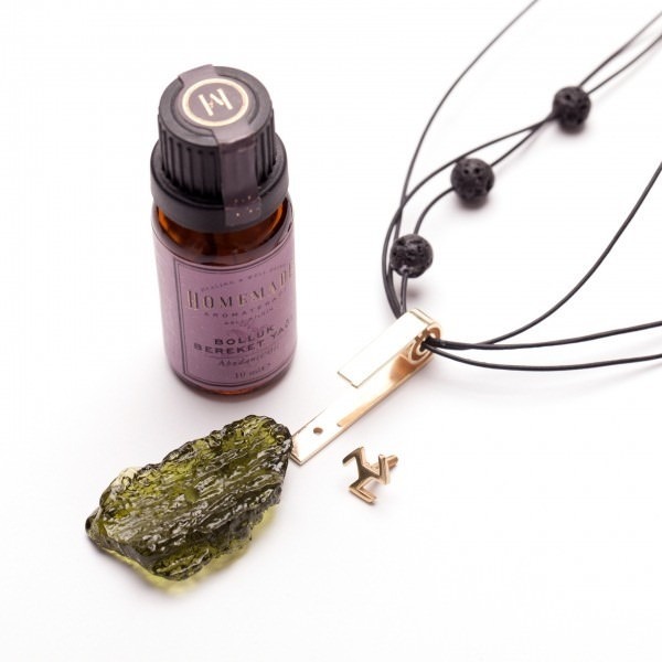 Theraphic necklace (Moldavite) – Healing